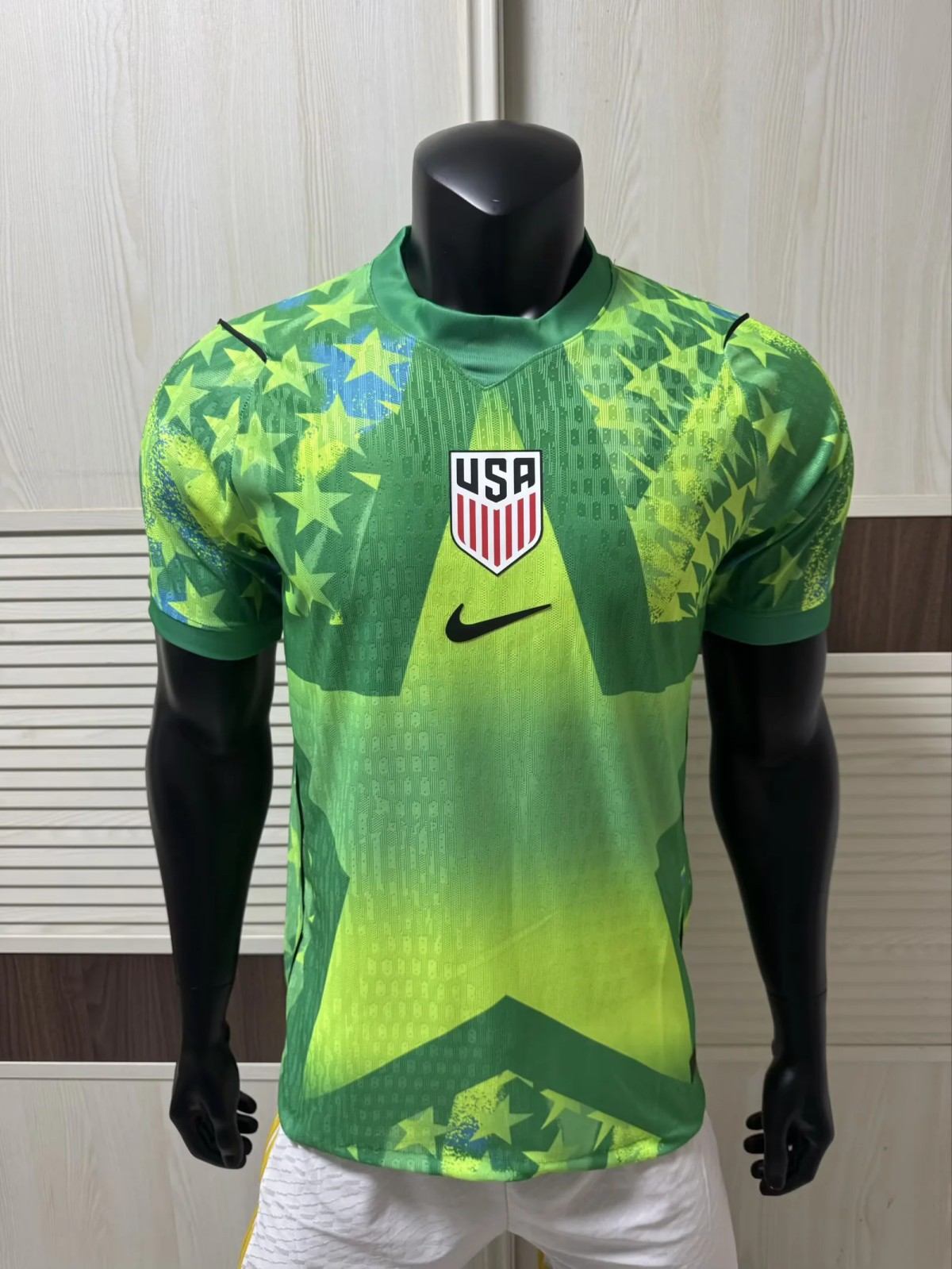 26-27 USA Goalkeeper Kit Player Version S-2XL.jpg